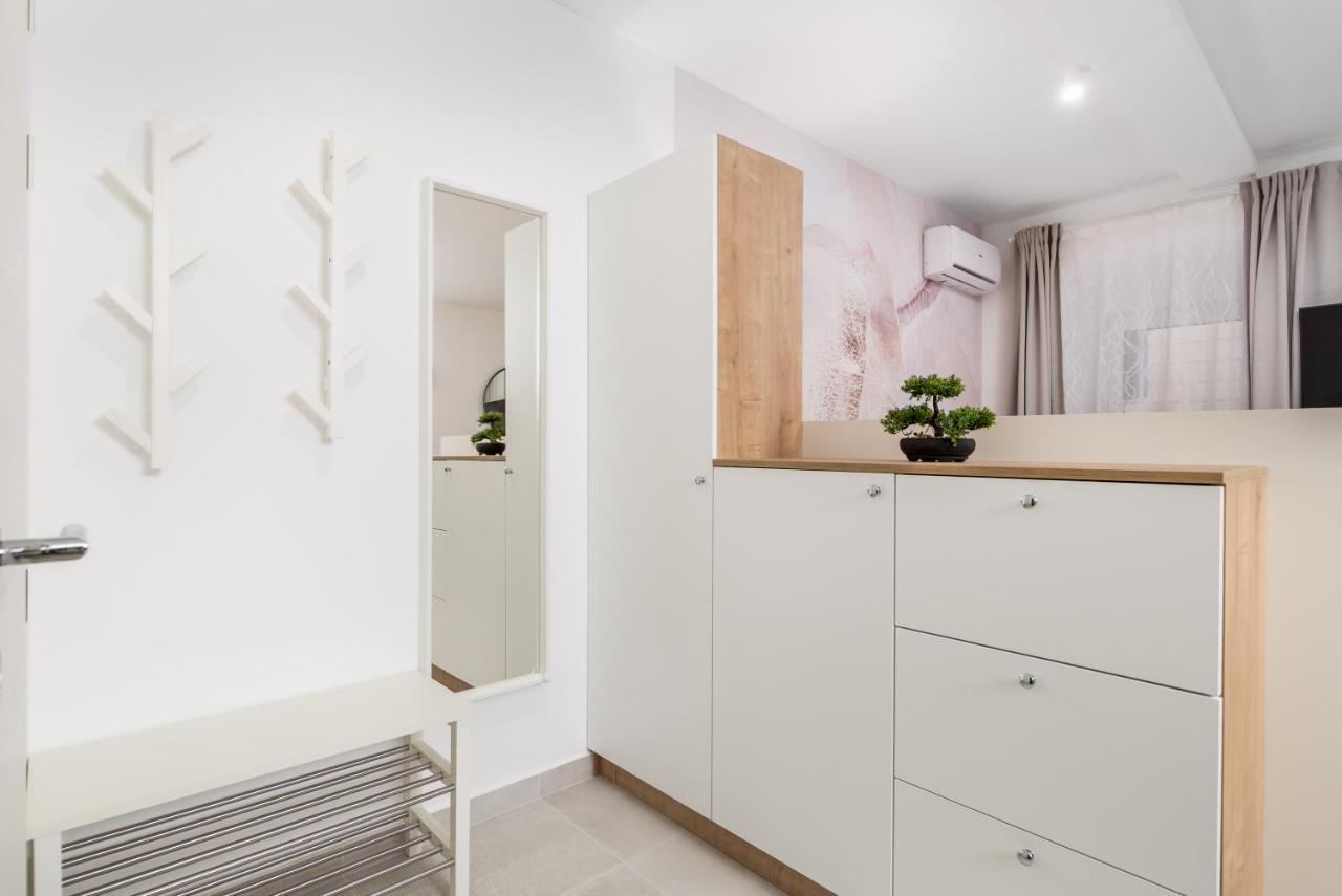 Srnec Apartments - Korzo Rijeka Luaran gambar