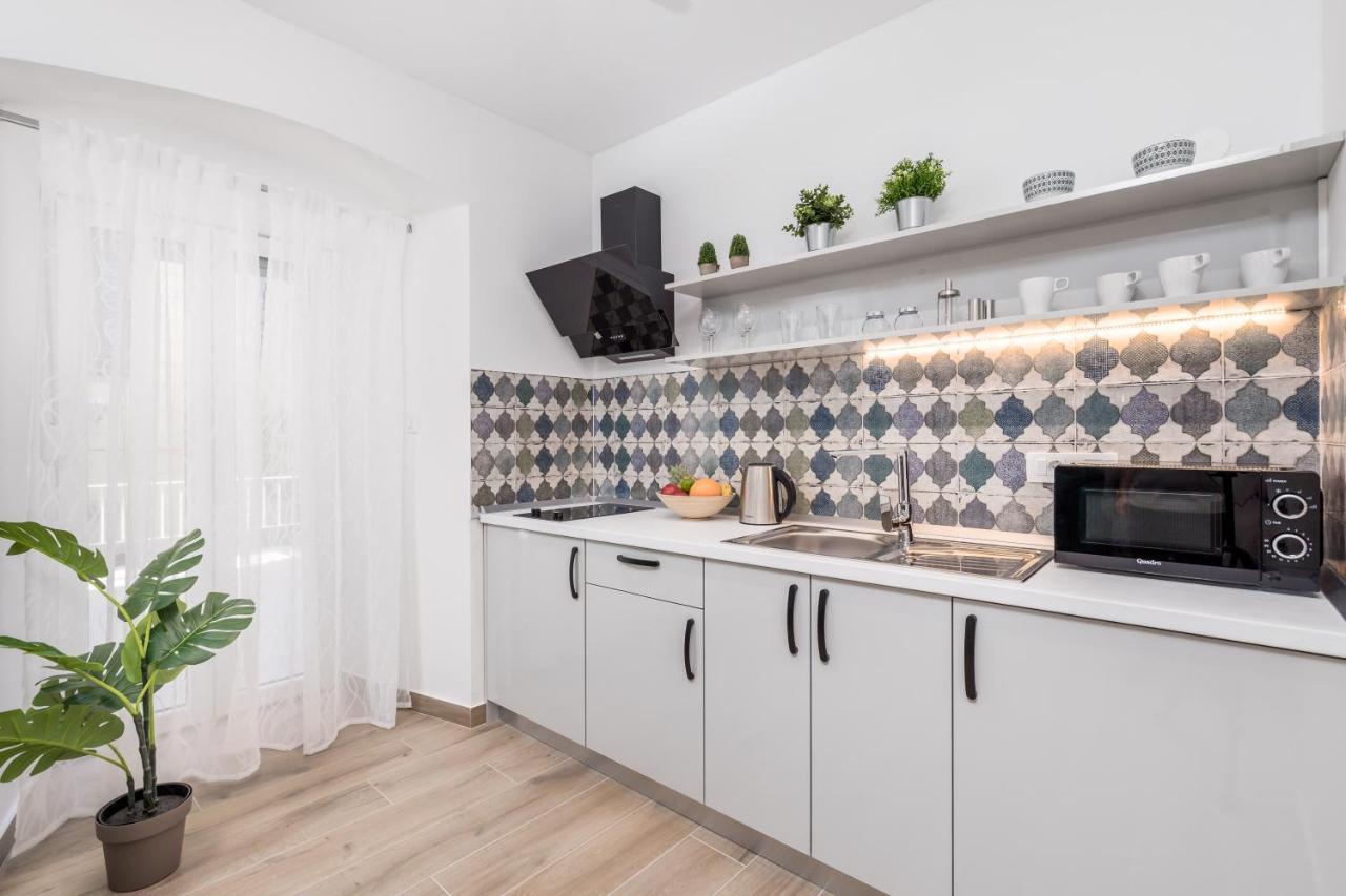 Srnec Apartments - Korzo Rijeka Luaran gambar