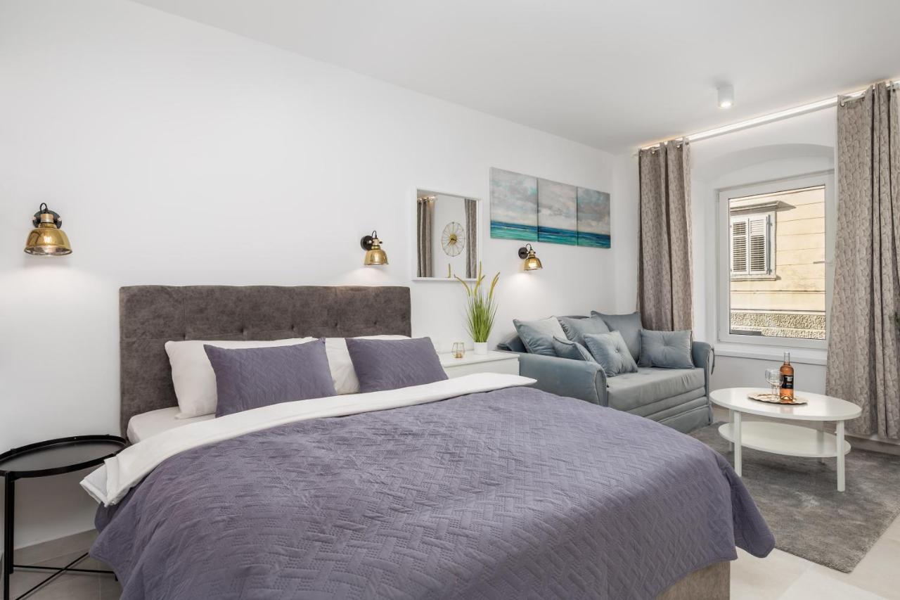 Srnec Apartments - Korzo Rijeka Luaran gambar