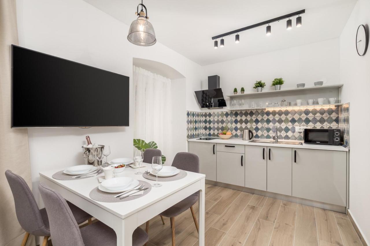 Srnec Apartments - Korzo Rijeka Luaran gambar