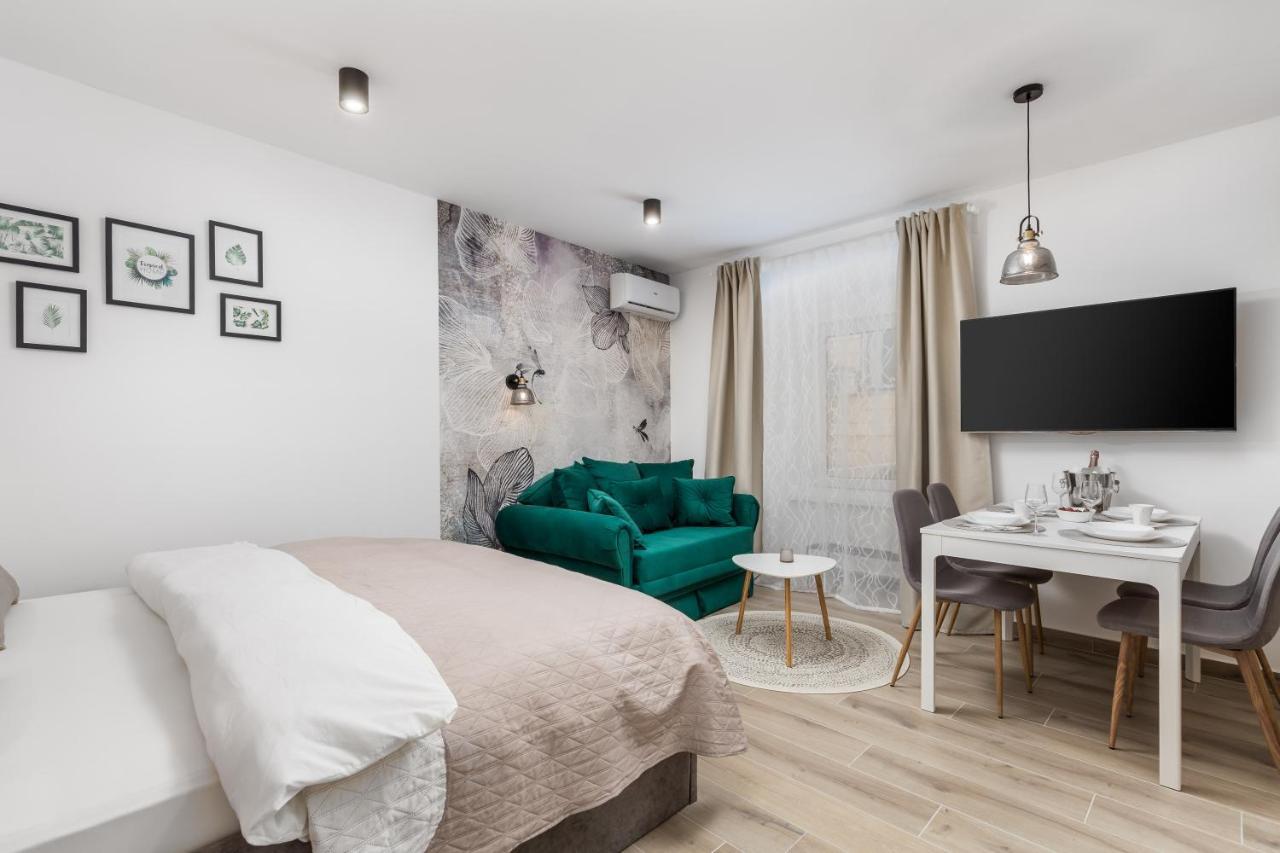 Srnec Apartments - Korzo Rijeka Luaran gambar