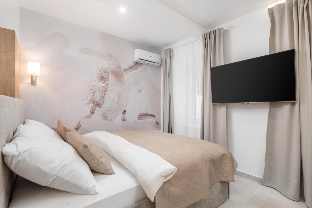 Srnec Apartments - Korzo Rijeka Luaran gambar