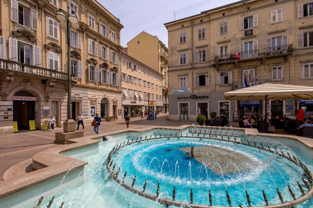 Srnec Apartments - Korzo Rijeka Luaran gambar