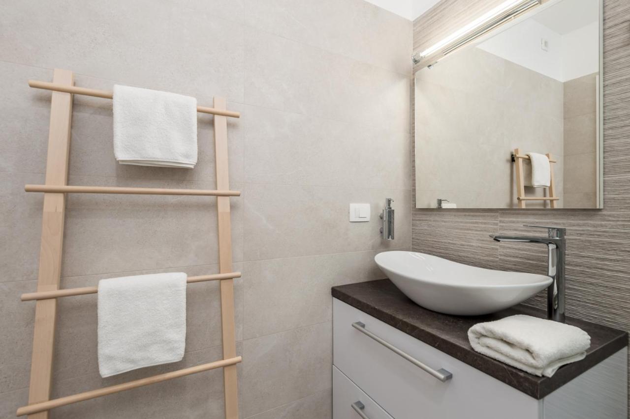 Srnec Apartments - Korzo Rijeka Luaran gambar