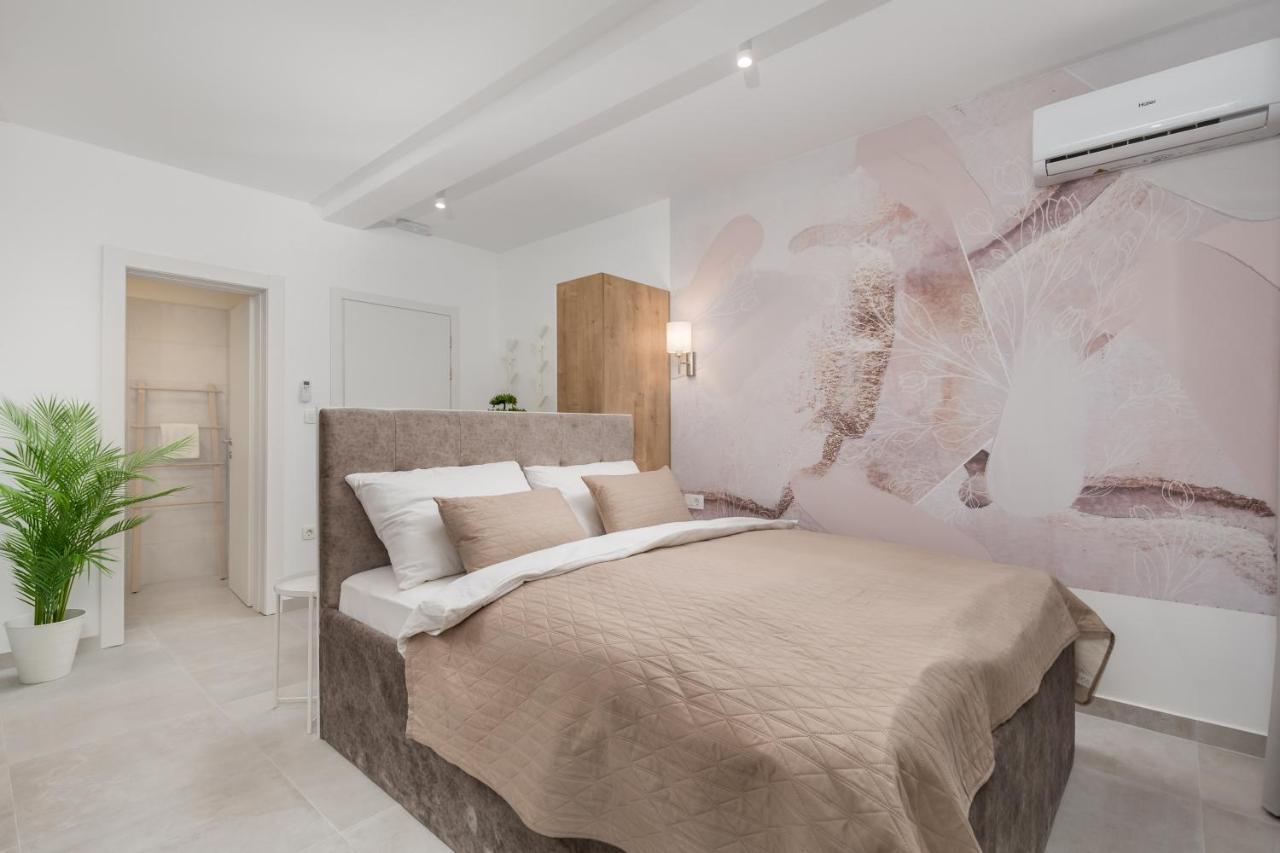 Srnec Apartments - Korzo Rijeka Luaran gambar