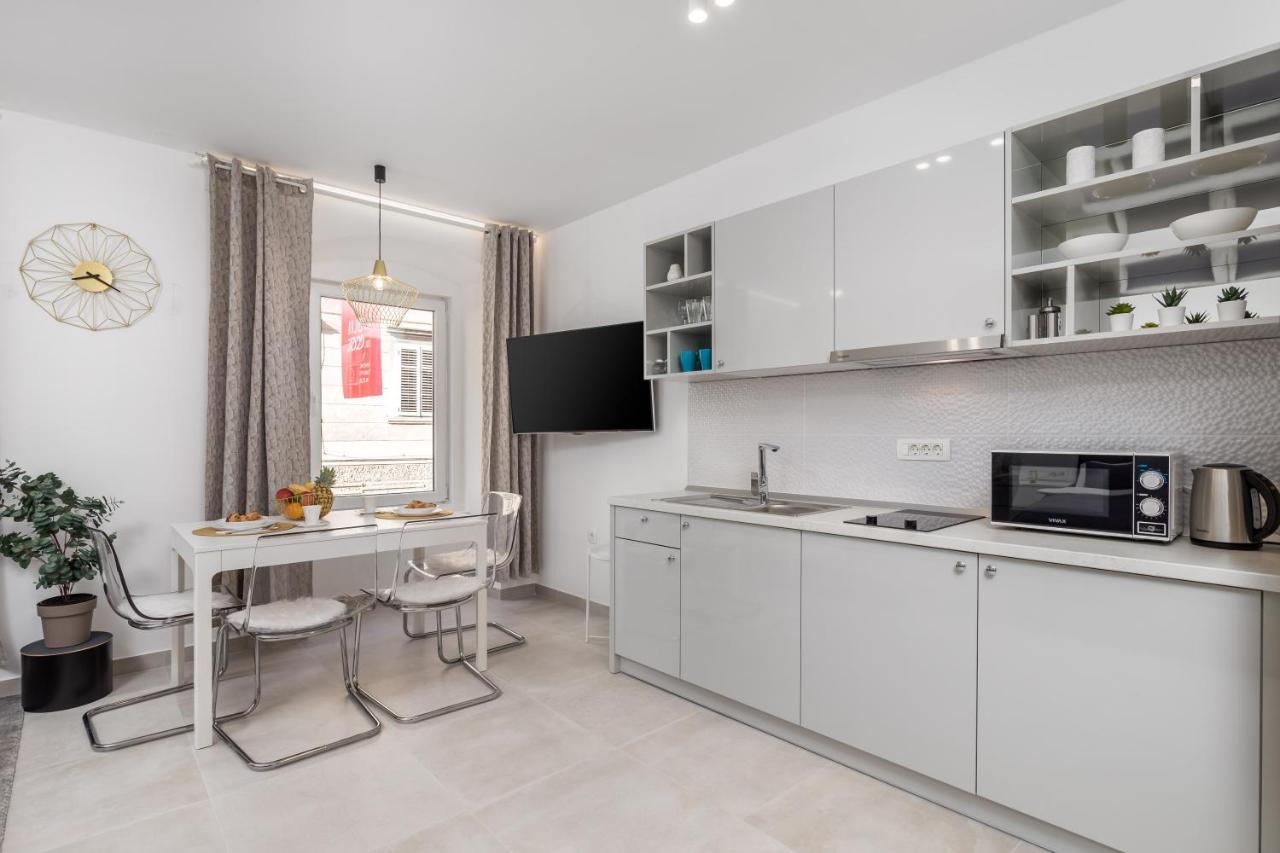 Srnec Apartments - Korzo Rijeka Luaran gambar
