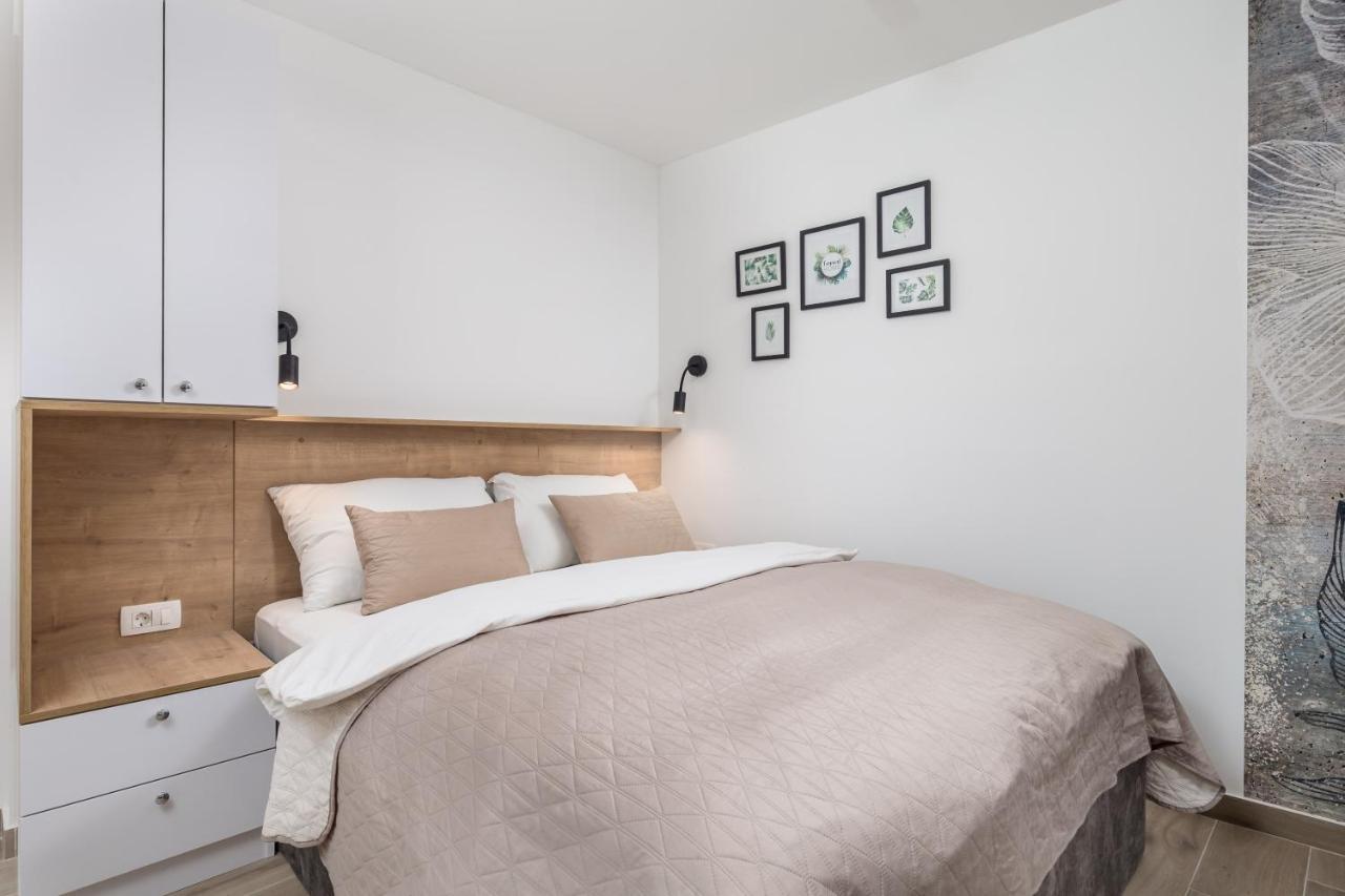 Srnec Apartments - Korzo Rijeka Luaran gambar