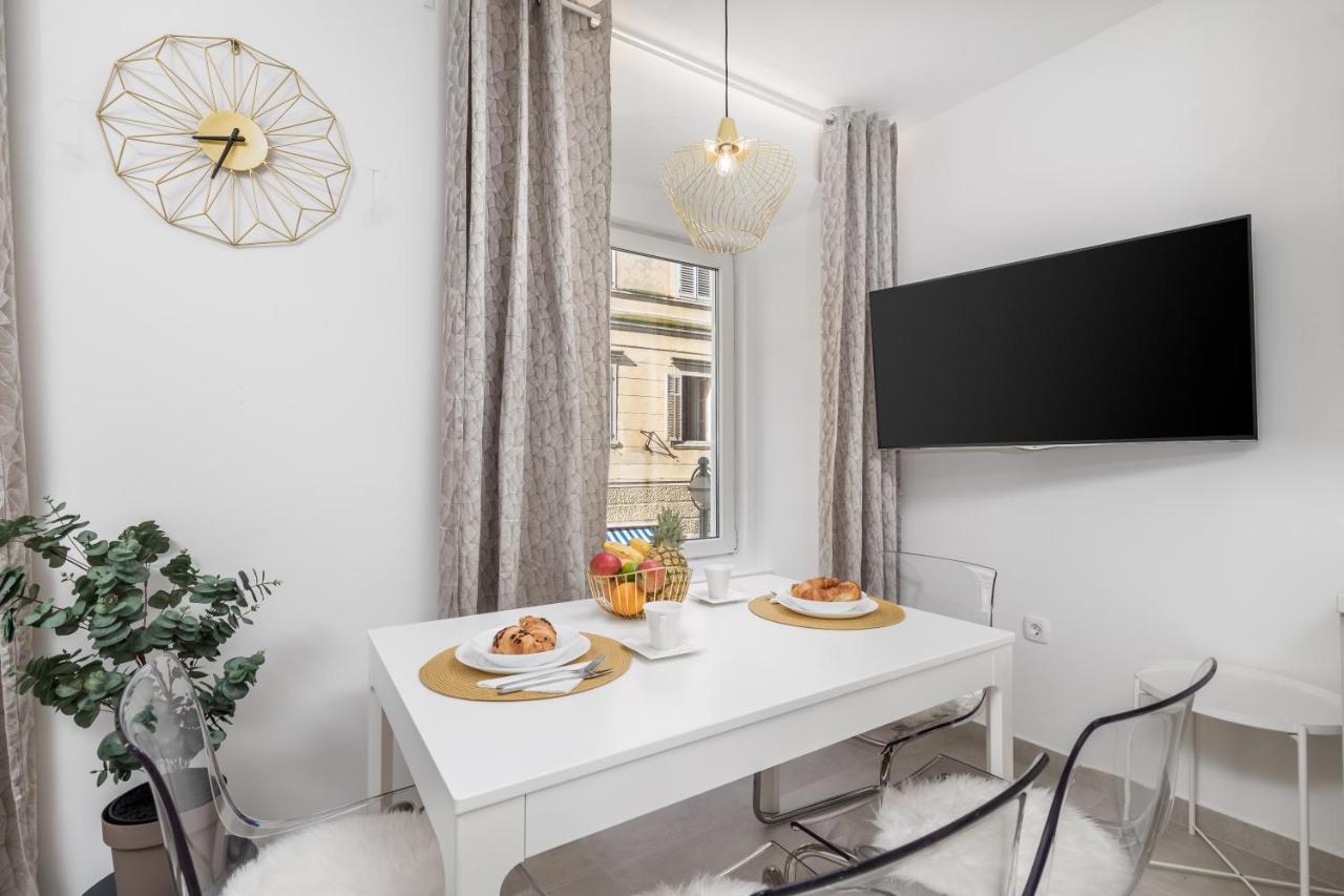 Srnec Apartments - Korzo Rijeka Luaran gambar